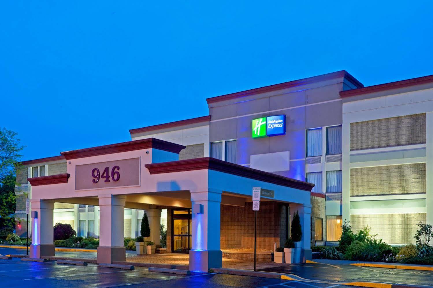 Holiday Inn Express Ramsey Mahwah By Ihg Exterior foto